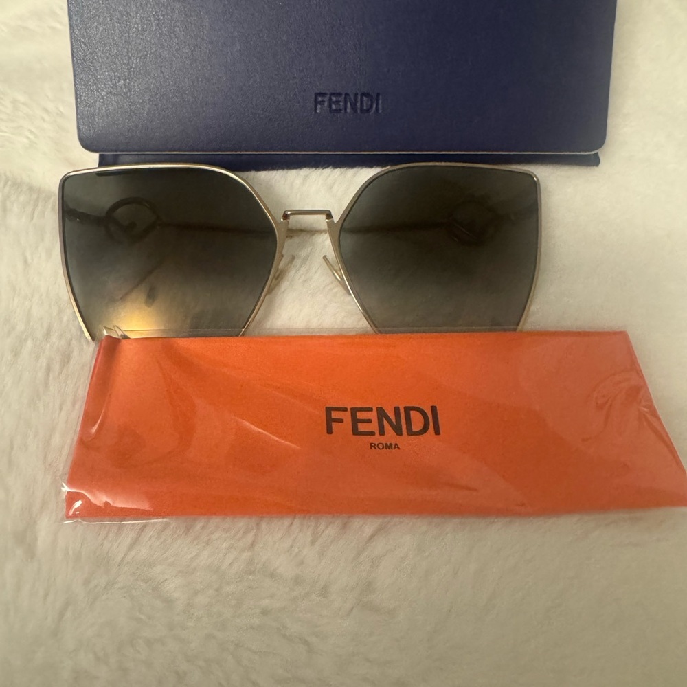 Fendi Women's Gold and Black Sunglasses